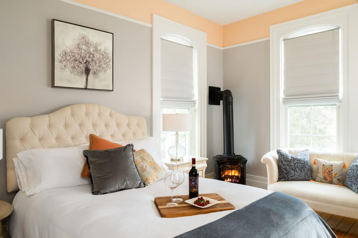 Florence Room | 2 bedrooms, premium bedding, down comforters, iron/ironing board