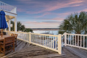 Outdoor dining - Elegant luxury channel home w/plenty of relaxing space inside & out-deck, floating dock, grill (North Myrtle Beach)