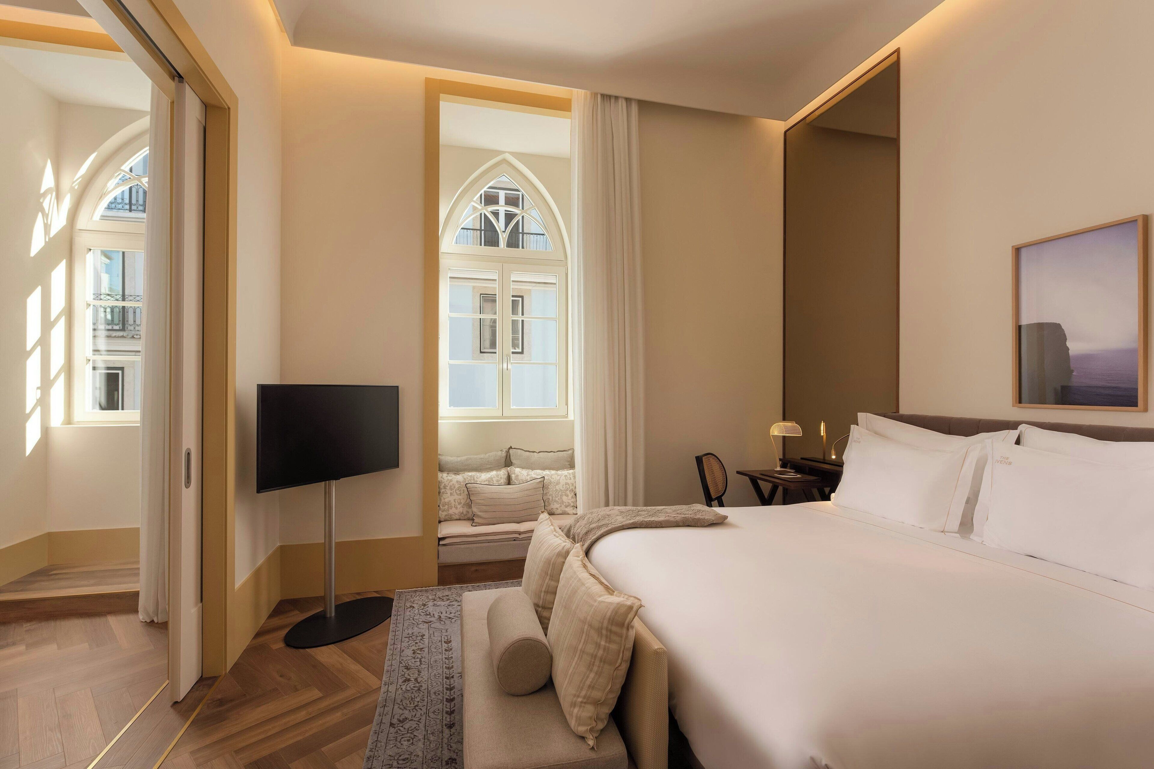 1 bedroom, in-room safe, blackout curtains, soundproofing