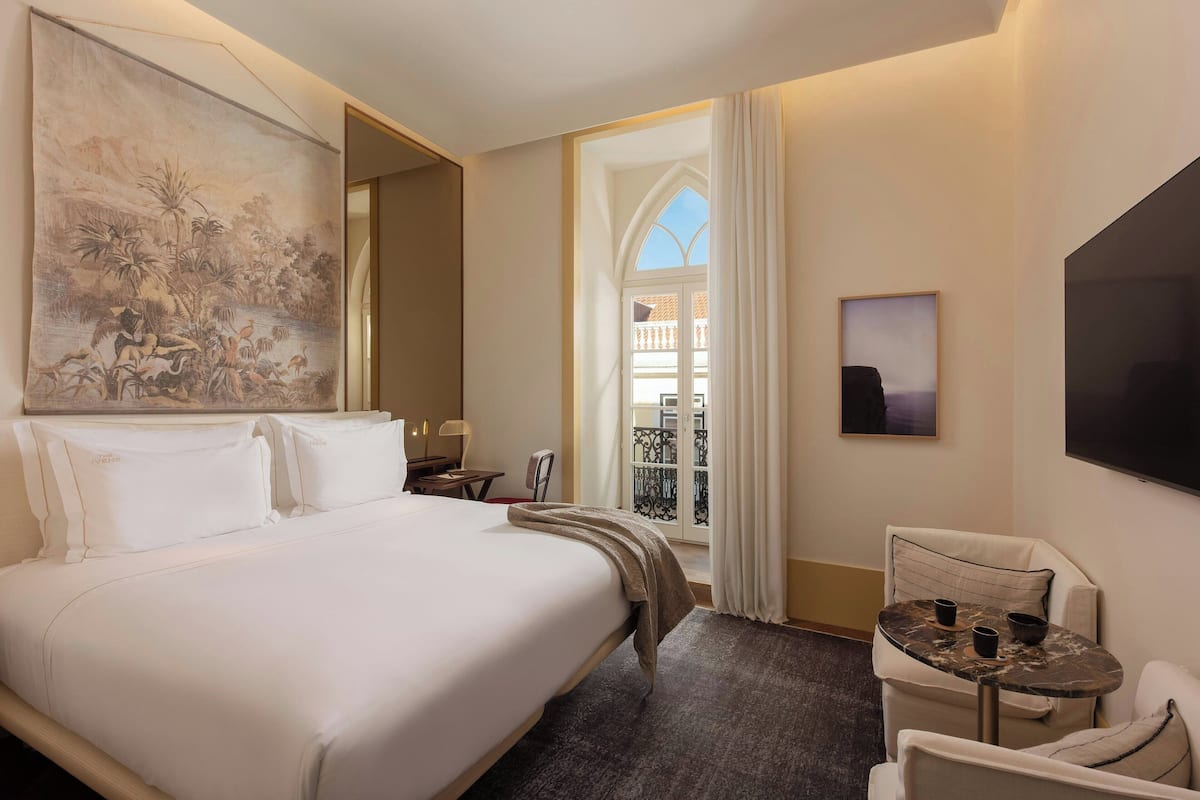 1 bedroom, in-room safe, blackout drapes, soundproofing
