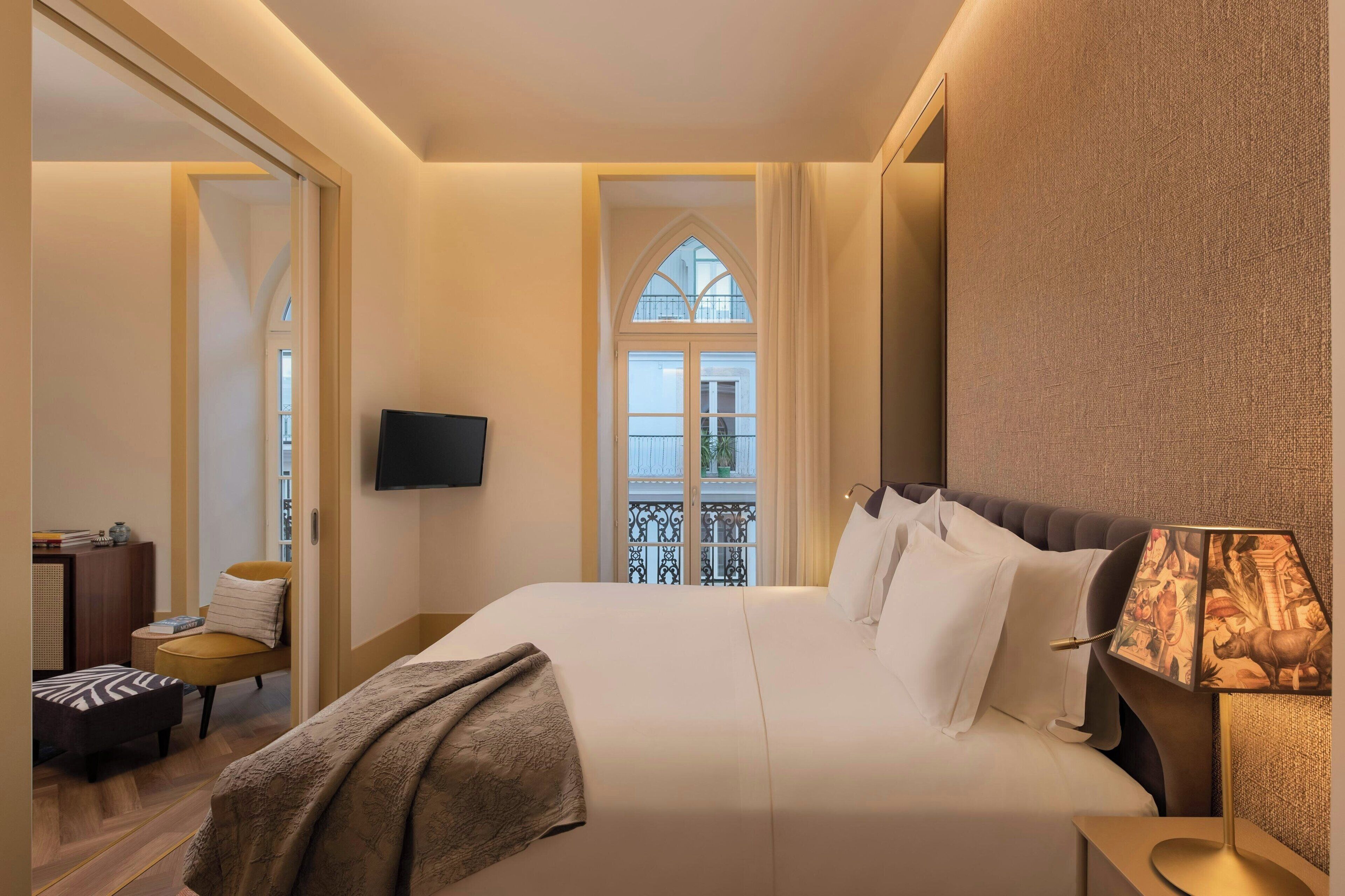 1 bedroom, in-room safe, blackout curtains, soundproofing