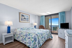 3 bedrooms, iron/ironing board, WiFi, bed sheets - Ocean views, views, views! Oceanfront condo w/pool, grill, sundeck, family friendly (North Myrtle Beach)