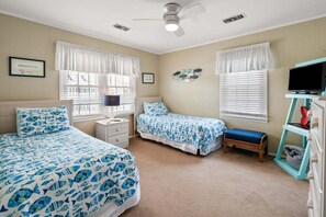 4 bedrooms, WiFi, bed sheets
