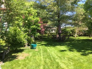 Outdoor dining - 4-bedroom vacation home. 2 blocks to lake & downtown area. Dog friendly!! (Lake Geneva)