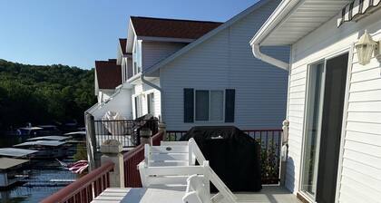 4BR/3BA Lakefront Penthouse, Clearwater Condominiums<br>Sleeps 8