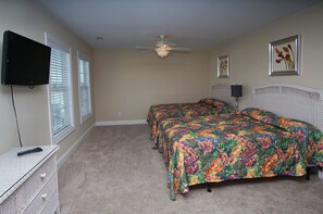 5 chambres, fer et planche à repasser, accès Internet, draps fournis