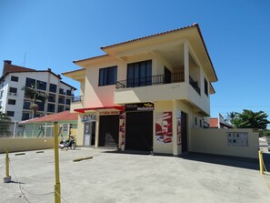 Exterior - Apartment 1D, 50m From the Sea - 65 (Florianópolis)