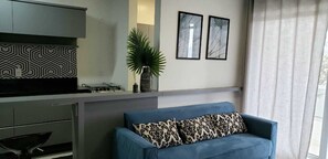Appartement, 2 chambres, accès piscine | Salle de séjour