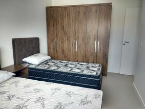 Apartment, 3 Bedrooms | Iron/ironing board, free WiFi - Apartment - 200 (Florianópolis)
