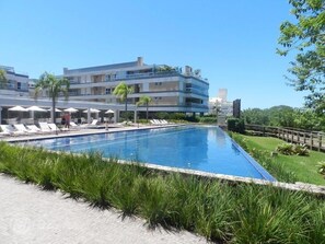 Outdoor pool - Cobertura Essence à beira-mar (Florianópolis)