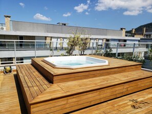 Bañera de hidromasaje exterior