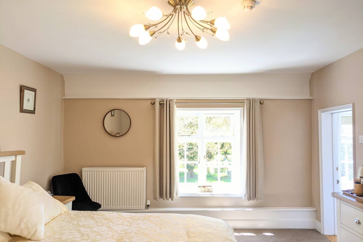 Deluxe Double Room, Ensuite, Garden View