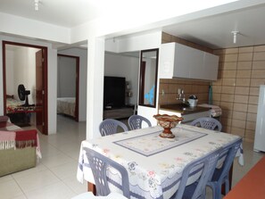 Apartment, 2 Bedrooms, Ocean View | Living area