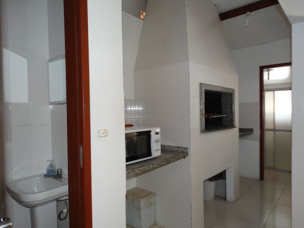 Apartment, 2 Bedrooms, Ocean View | Private kitchen