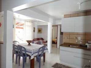 Apartment, 2 Bedrooms, Ocean View | Private kitchen