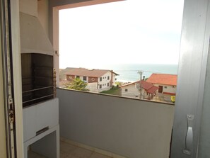 BBQ/picnic Area - Apartment 2D with 1 Suite & View - 235 (Florianópolis)