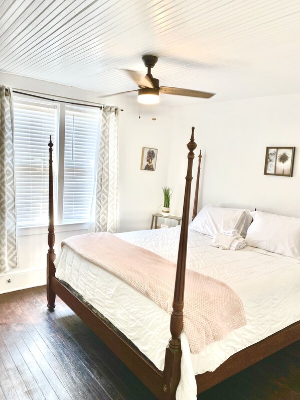 Habitación | Camas con efecto memoria, decoración personalizada y muebles diferentes