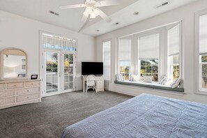 5 bedrooms, iron/ironing board, WiFi, bed sheets