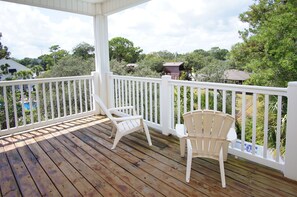 Property grounds - Lovely home w/private pool, game room, wet bar, covered porches, sun deck, walk to beach (North Myrtle Beach)