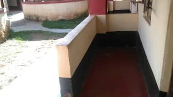 Habitación con 1 cama doble o 2 individuales | Balcón