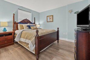 3 habitaciones, tabla de planchar con plancha, wifi y ropa de cama