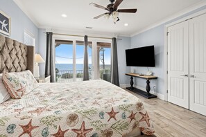 7 bedrooms, WiFi, bed sheets