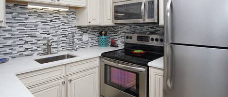 Fridge, microwave, oven, stovetop