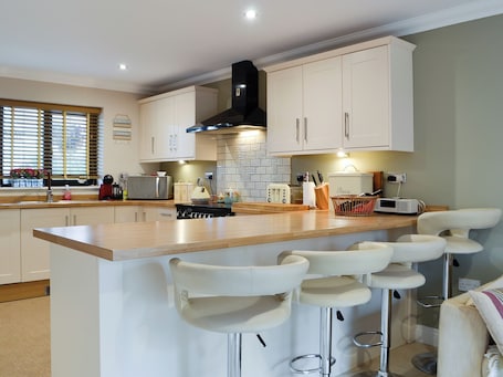 Oven, dishwasher, high chair, freezer. 4 bedroom accommodation in Lower Cwm-twrch, near Ystradgynlais