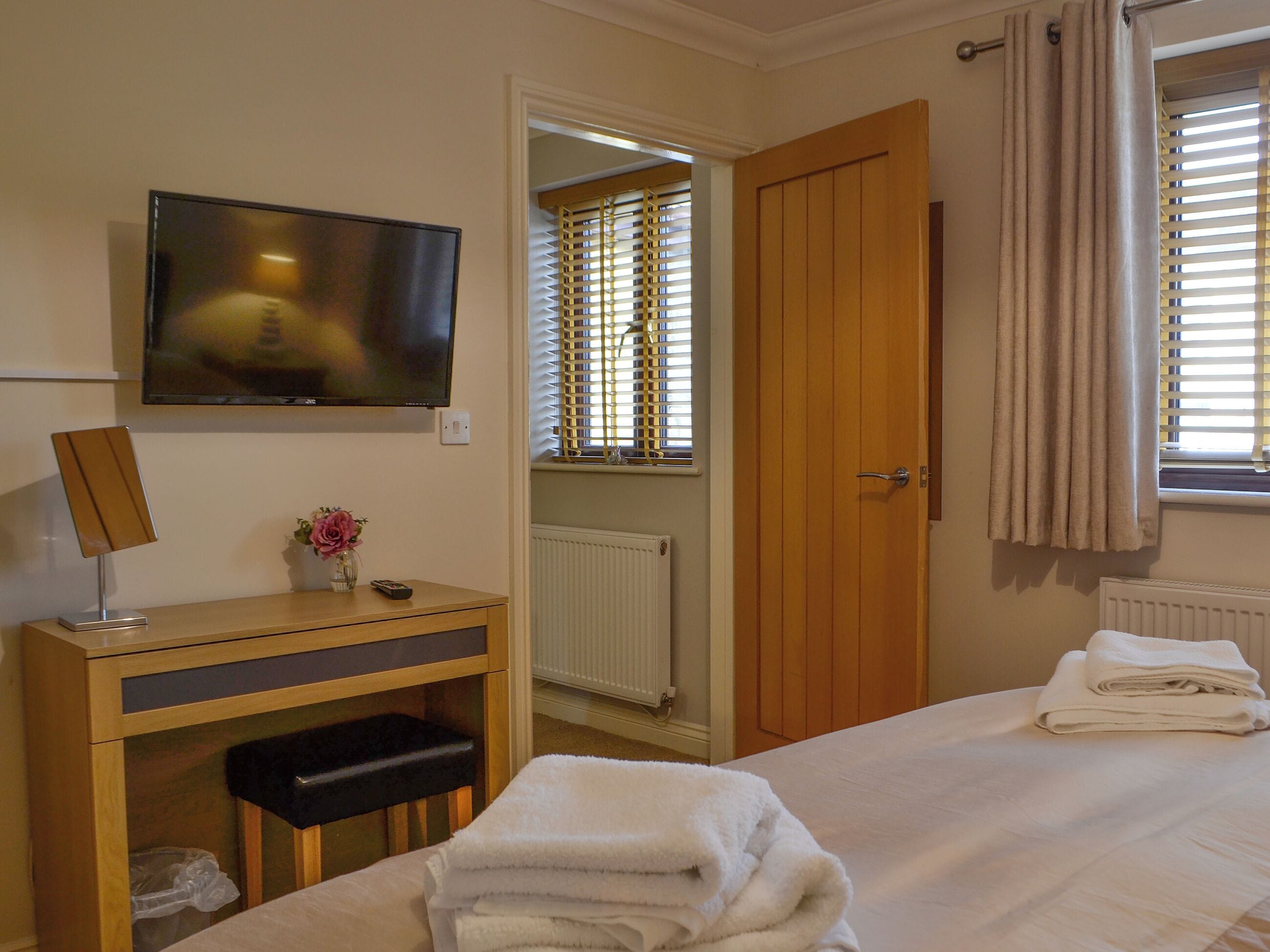 4 Schlafzimmer, kostenloses WLAN, Bettwäsche