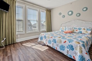 8 habitaciones, tabla de planchar con plancha, wifi y ropa de cama 