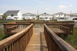Property grounds - Beautiful marsh home across street from ocean w/pool, courtyard, sundeck - paradise awaits! (North Myrtle Beach)