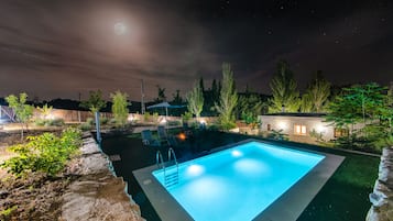 Villa Deluxe, con acceso para personas discapacitadas, baño privado | Alberca al aire libre | Alberca al aire libre