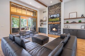 Interior - Suncadia 4 Bdrm Home with Hot Tub Overlooking Golf Course (Cle Elum)