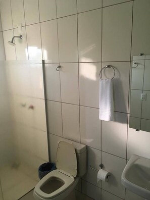 Dubbelrum | Badrum | Dusch och handdukar