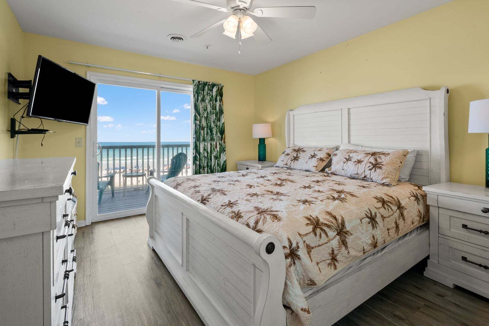 8 bedrooms, iron/ironing board, WiFi, bed sheets