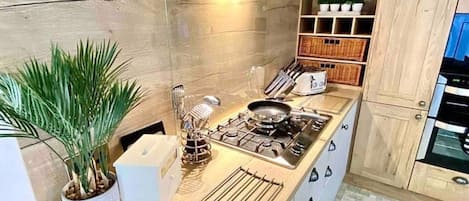 Apartment | Private kitchen | Fridge, microwave, oven, stovetop