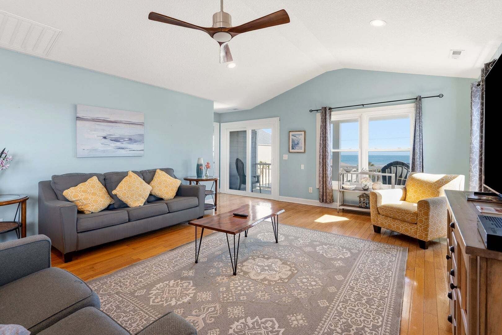 TV, DVD player, books, stereo