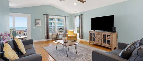 Télévision, lecteur de DVD, livres, chaîne hi-fi