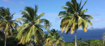 Romantic Cottage with fabulous views over the Caribbean Sea to the islands