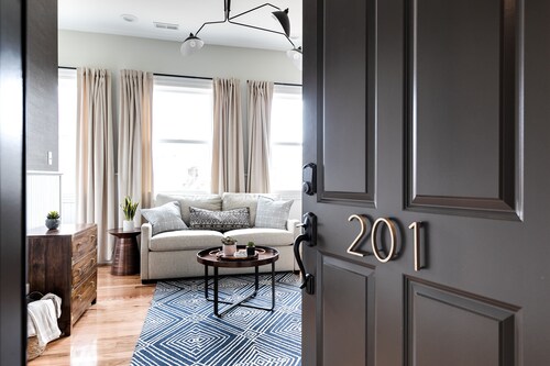 Brand New, Gorgeous Studio Close to Everything!