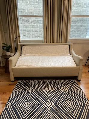 1 bedroom, iron/ironing board, WiFi, bed sheets - Brand New, Gorgeous Studio Close to Everything! (Richmond)