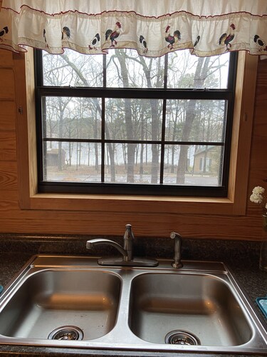 Cozy Cabin with Panaromic View of Lake Holbrook