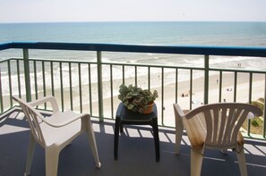 Property grounds - Spacious oceanfront condos w/pool and sundeck-walking distance to Cherry Grove Pier (North Myrtle Beach)