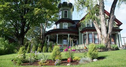 Maplecroft Bed & Breakfast