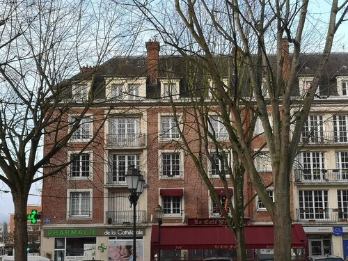 Duplex de charme 140 m² 6 voyageurs hyper Centre face Cathédrale Saint-Pierre