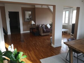 Interior - Charming duplex 140 m² 6 travelers hyper Center opposite Saint-Pierre Cathedral (Lisieux)