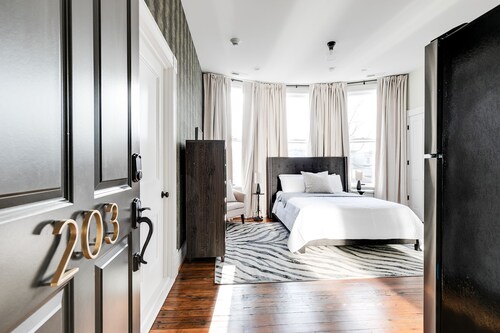 Stunning Modern Studio Will Take Your Breath Away