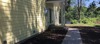 Sunflower House on Lake Wissota