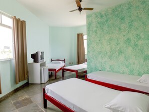 Quadruple Room, Multiple Beds | Bed sheets - Hotel LM (Pedro Canário)