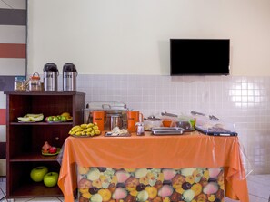 Breakfast buffet - Hotel LM (Pedro Canário)
